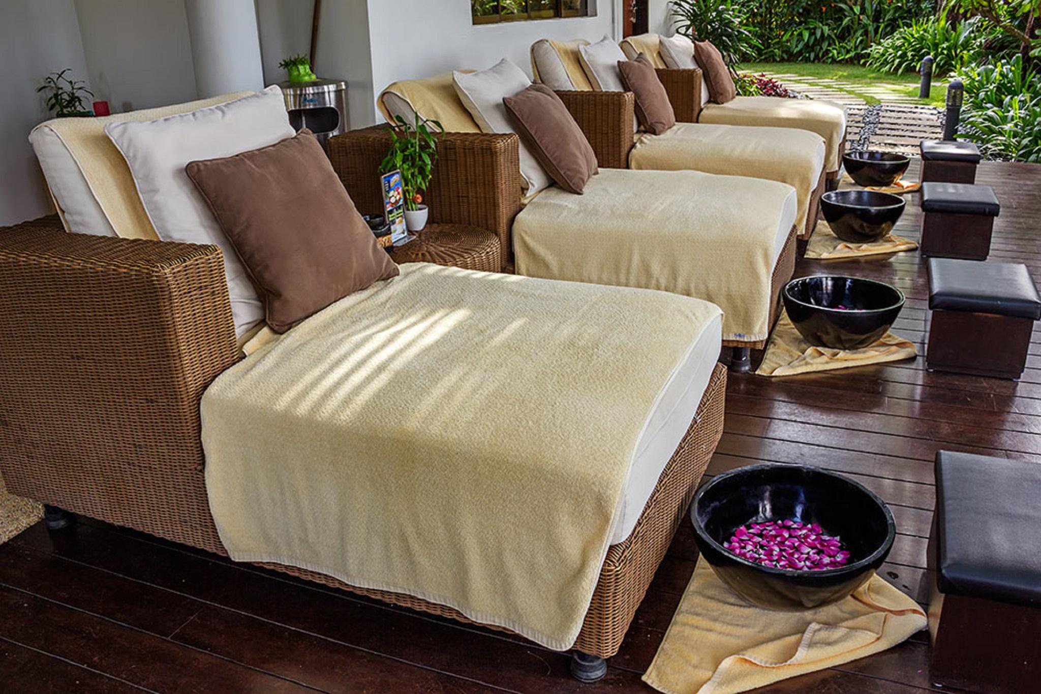 Hard Rock Hotel Penang Batu Feringgi Exteriér fotografie Spa beds