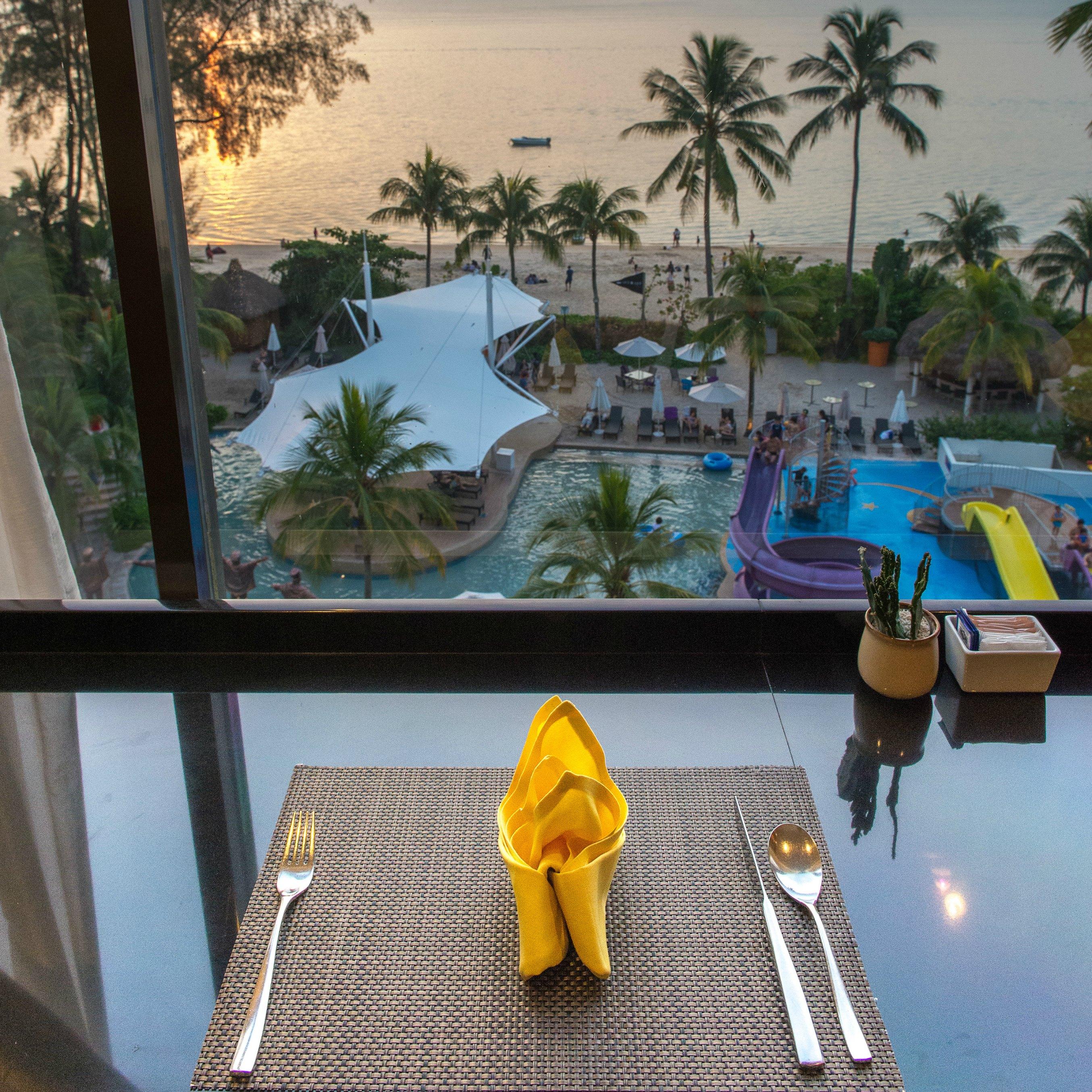 Hard Rock Hotel Penang Batu Feringgi Exteriér fotografie View of the beach from the hotel