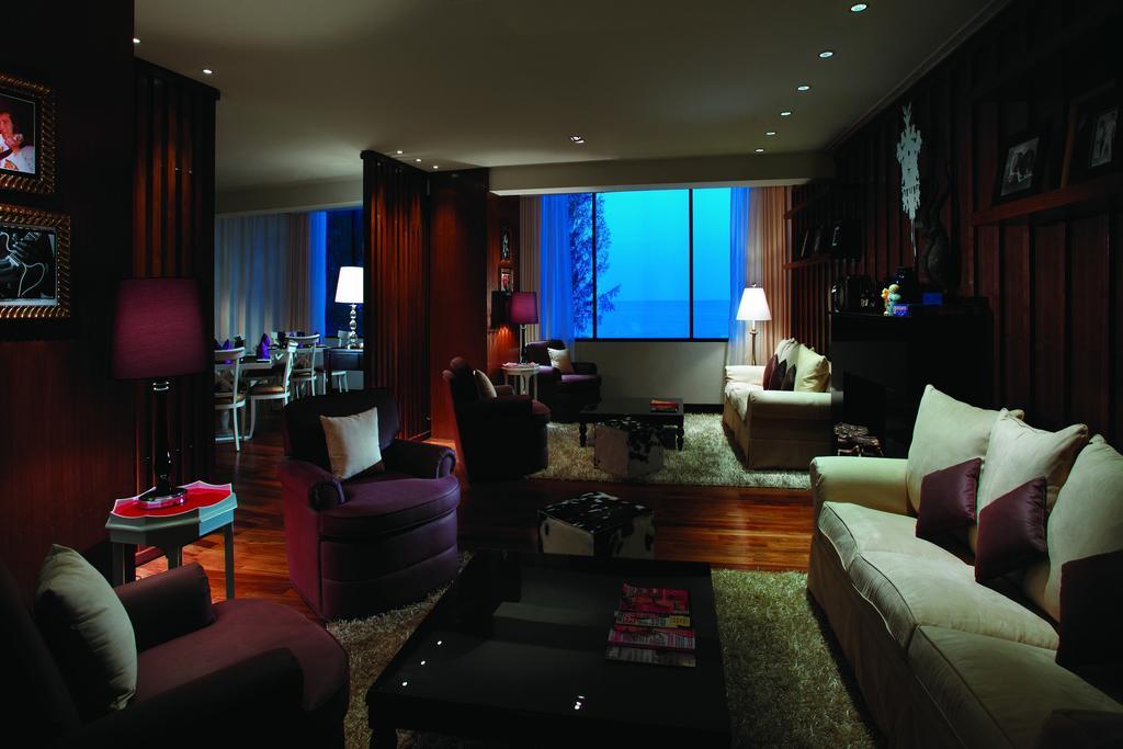Hard Rock Hotel Penang Batu Feringgi Zařízení fotografie A suite at the Mandarin Oriental, Hong Kong