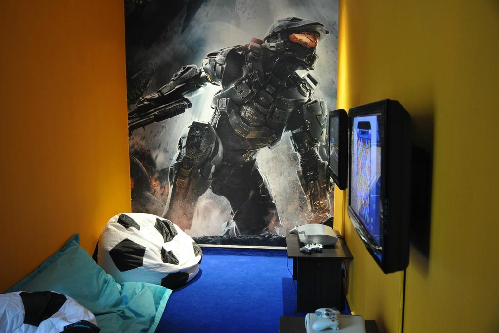 Hard Rock Hotel Penang Batu Feringgi Exteriér fotografie A Halo 3 themed bedroom